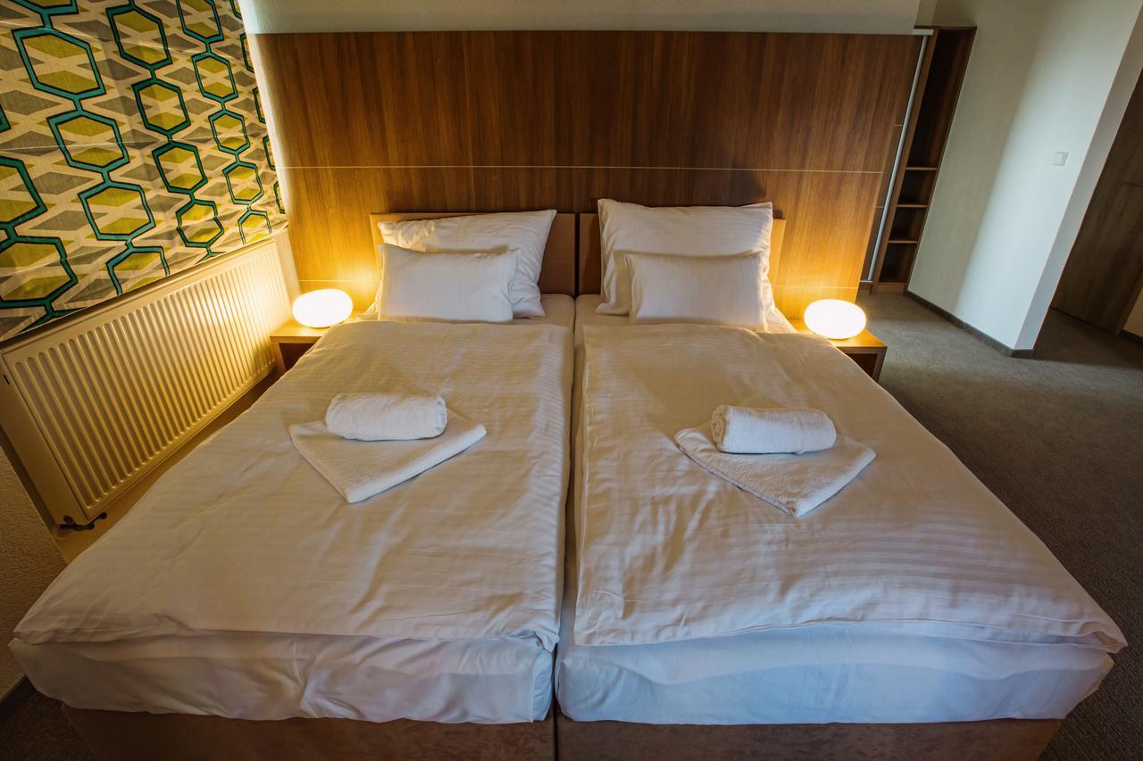 Hotel Na Sustne Krupa Ngoại thất bức ảnh