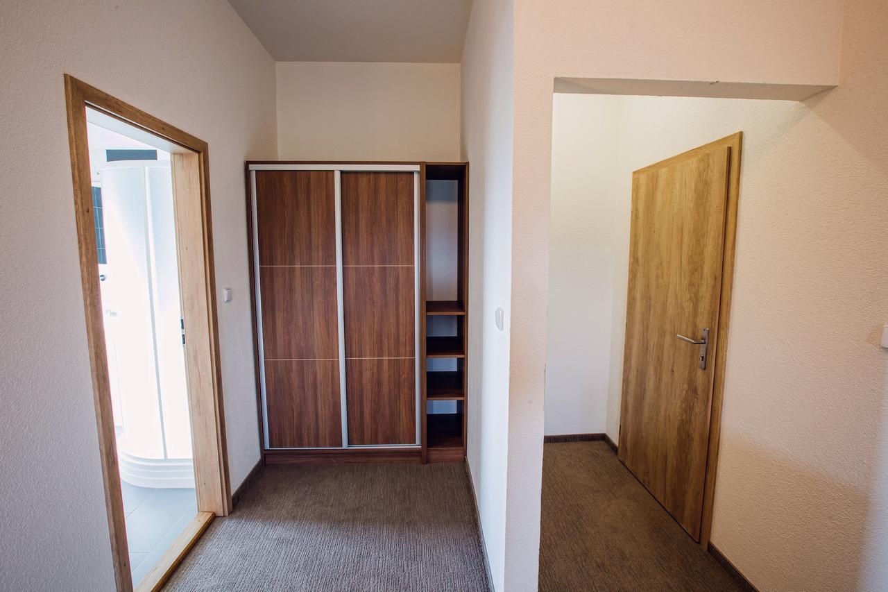 Hotel Na Sustne Krupa Ngoại thất bức ảnh