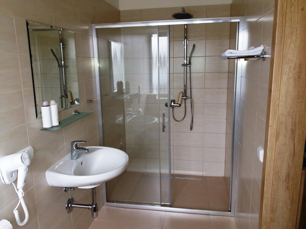 Hotel Na Sustne Krupa Ngoại thất bức ảnh